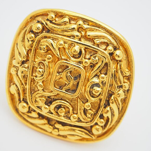 CHANEL Gold Earrings - Picture 6 of 10